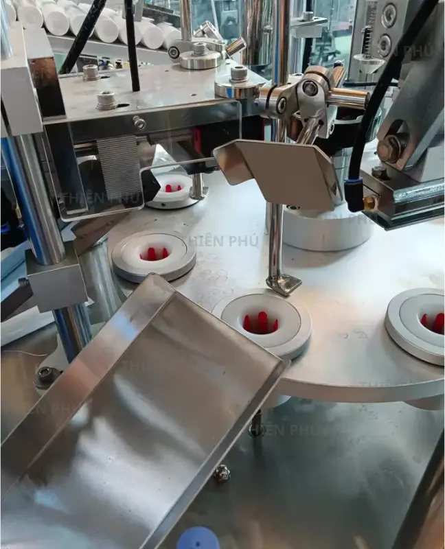 Máy Chiết Rót Hàn Tuýp Tự Động 13 Máy chiết rót và hàn tuýp hoạt động tự động