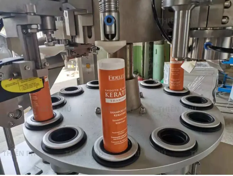 Máy Chiết Rót Hàn Tuýp Tự Động 15 Máy chiết rót hán tuýp đáp ứng linh hoạt đa dạng chất liệu tuýp