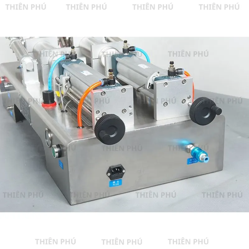 Máy Chiết Rót Dầu Ăn Dung Dịch Lỏng 2 Vòi 23 May chiet rot dau an dung dich long 2 voi 4