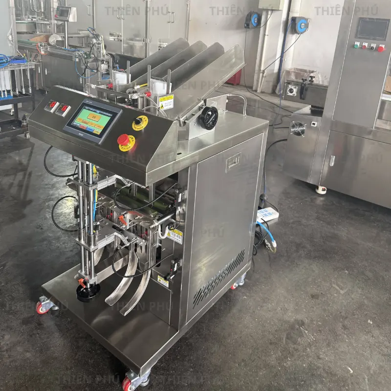 Máy Chiết Và Hàn Túi Mặt Nạ Mỹ Phẩm 16 May chiet rot va han tui mat nan my pham 3