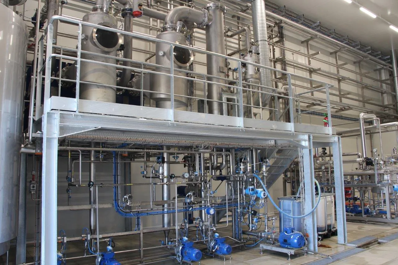 cô đặc để giảm bớt lượng nước và chuẩn bị cho quá trình sấy